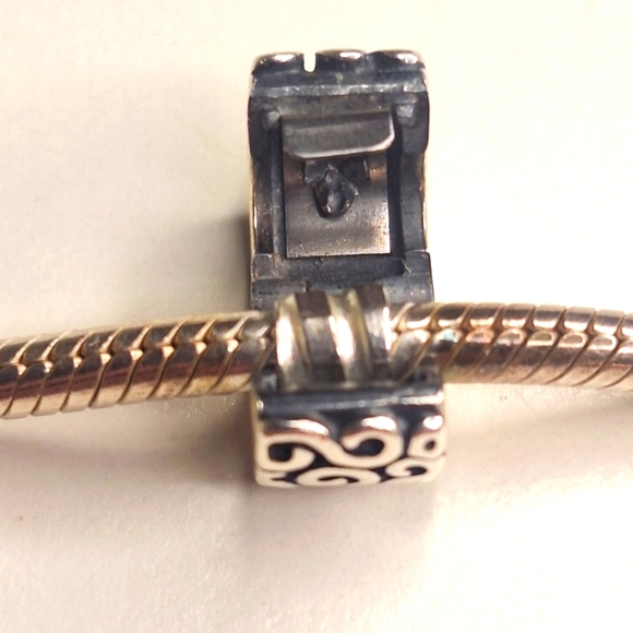 Pandora barrel clasp snake chain braclet 2 stoppers and my special sister charms - Picture 8 of 9